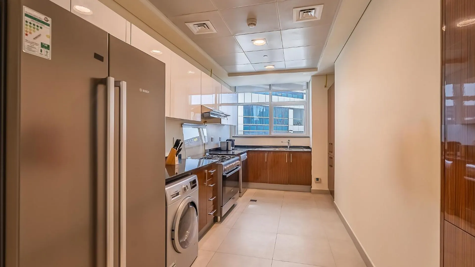 Spacious Apartment With Maid Room In Dubai Marina I Marina Arcade Verenigde Arabische Emiraten