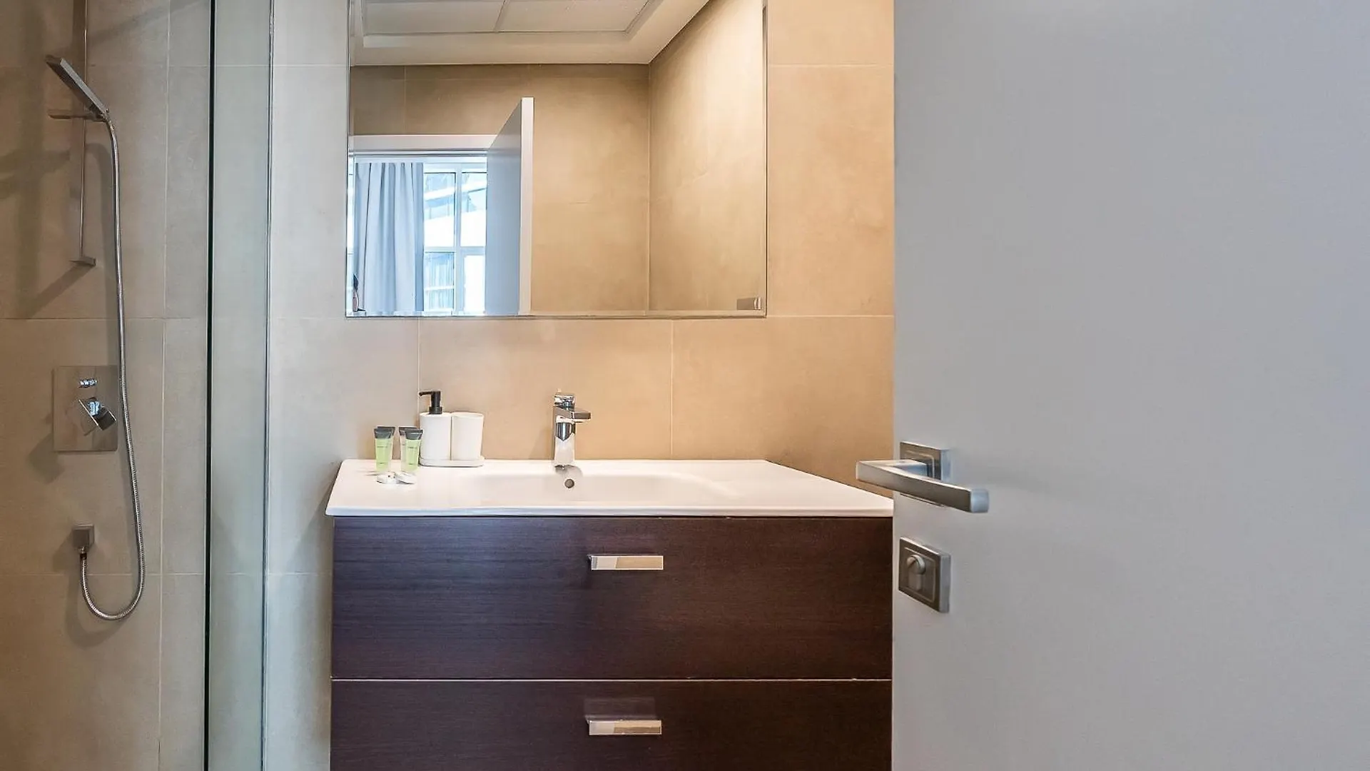 Spacious Apartment With Maid Room In Dubai Marina I Marina Arcade
